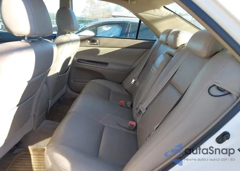 2005 Toyota Camry Le z USA, uszkodzony, nr VIN 4T1BE32K65U398000